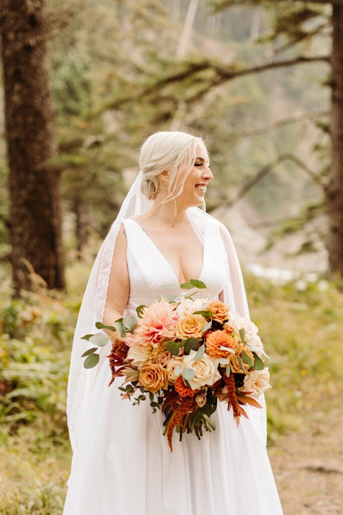 bride holding bouquet