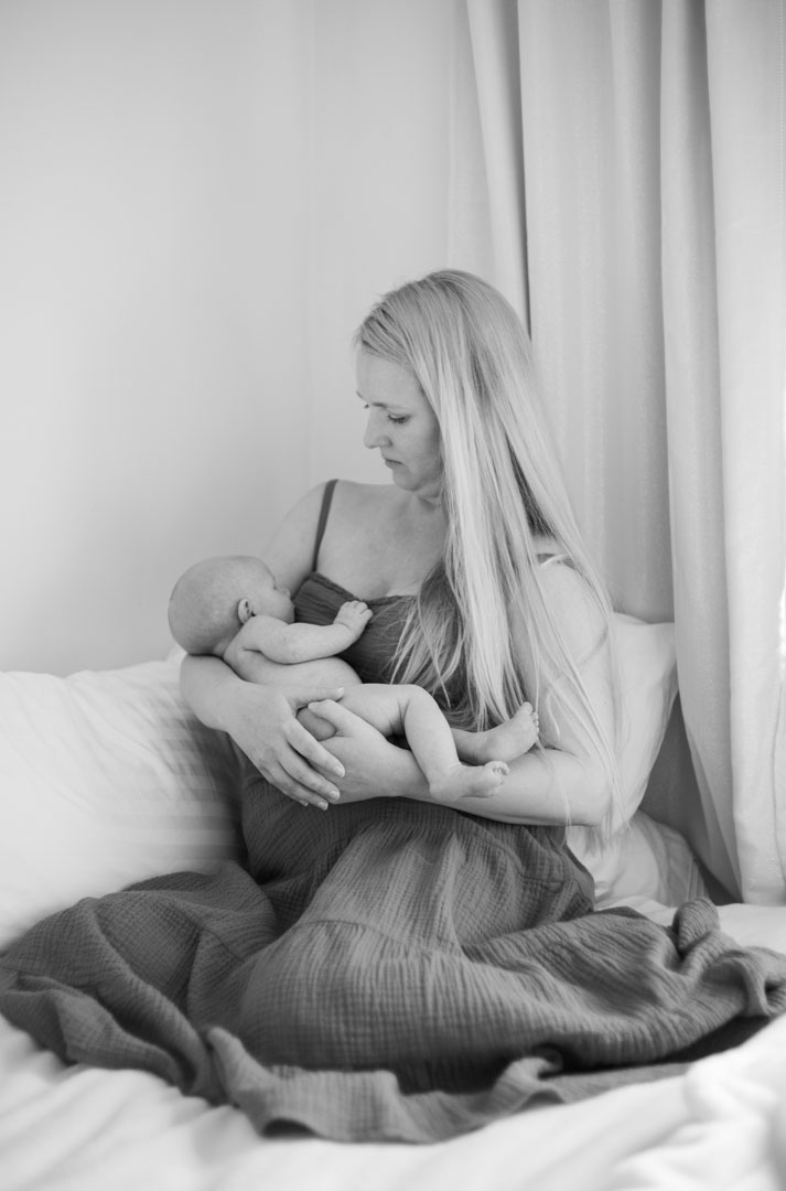 Calm, quite, and full of love at-home newborn photoshoot in Brooklyn