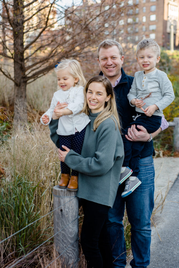 Family Photoshoot in Brooklyn Bridge Park