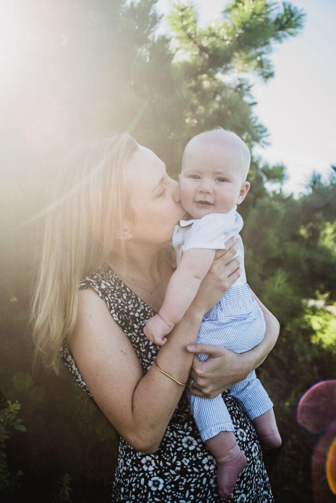 Family Photoshoot is Brooklyn Bridge Park with 6 months old baby